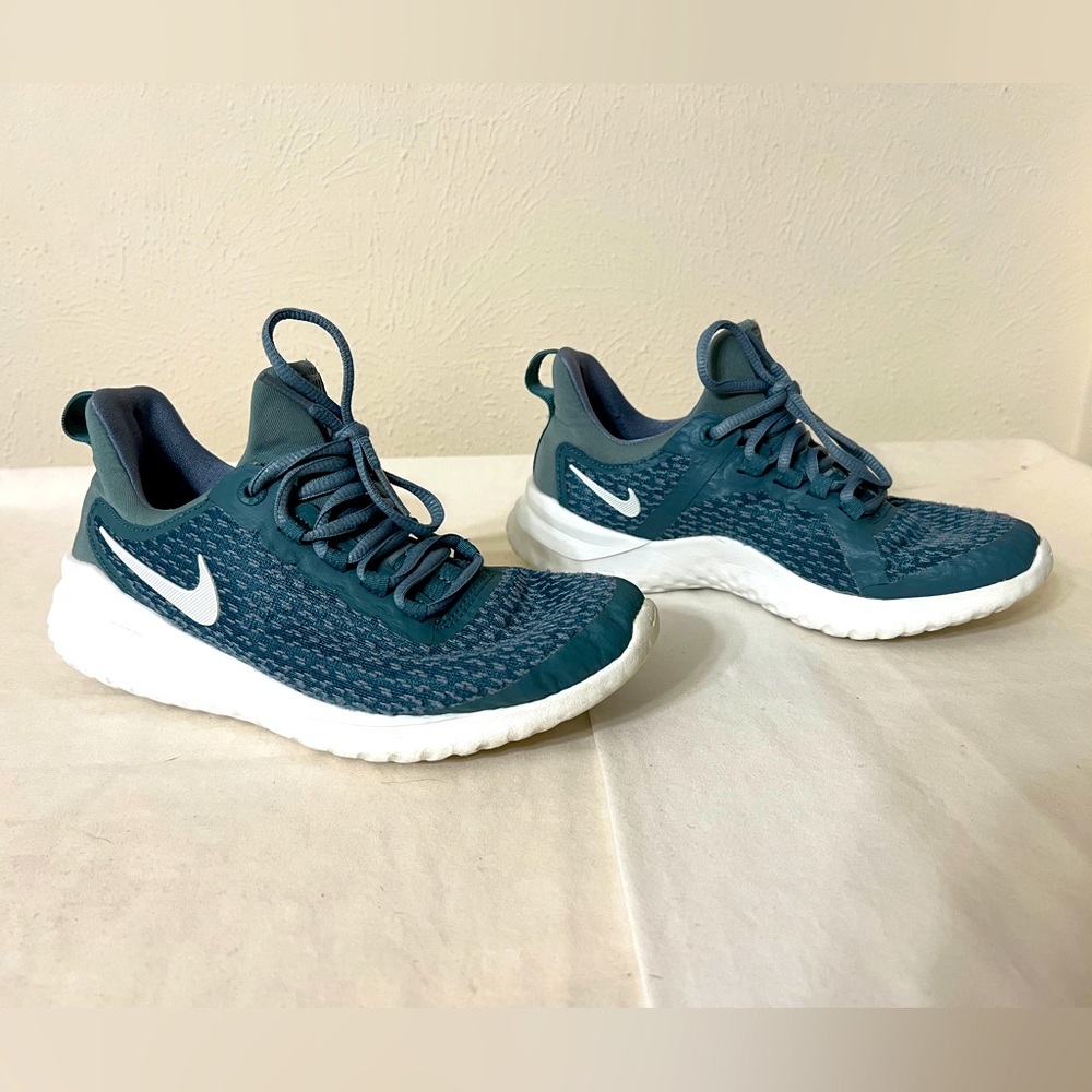 Nike Renew Rival Women's Running Shoe - Size 6